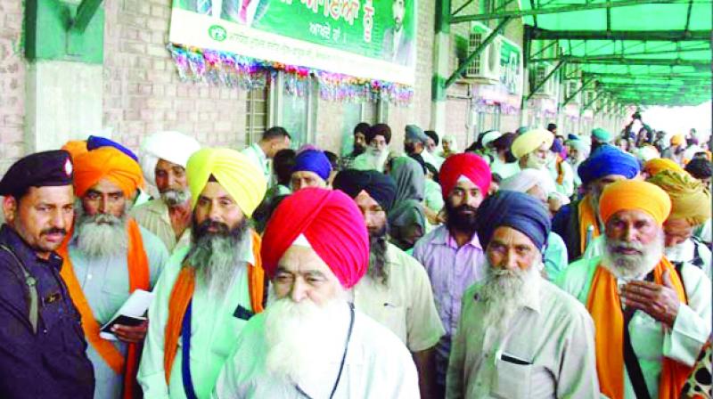 Sikh people in pakistan Sikh people in pakistan