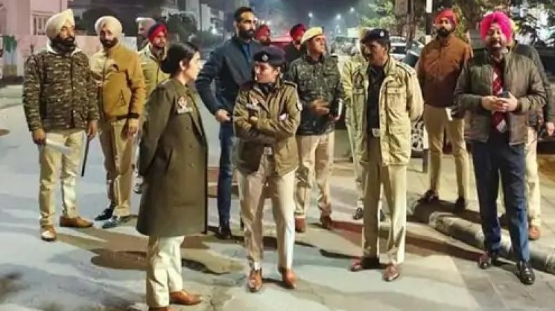 In Ludhiana, the police cracked down on rioting: Arrested while running on the road In Ludhiana, the police cracked down on rioting: Arrested while running on the road