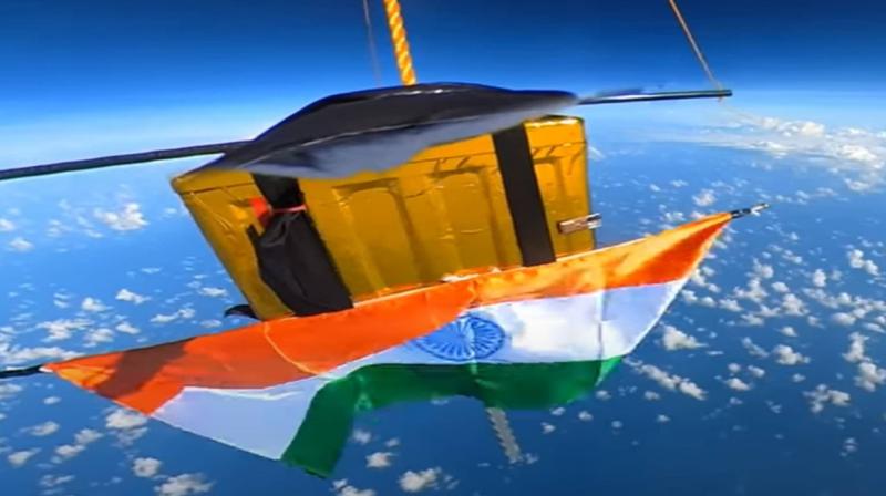 Tricolor hoisted in space at a height of 30 km from the earth Tricolor hoisted in space at a height of 30 km from the earth