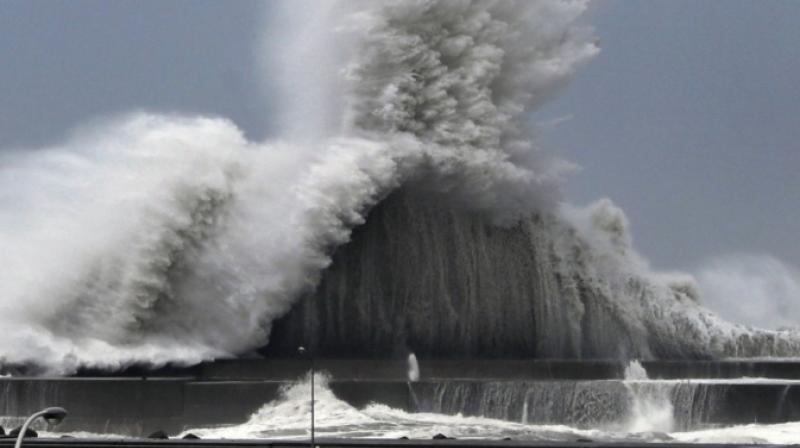 Typhoon update : 11 dead , 198 injured, airport flooded Typhoon update : 11 dead , 198 injured, airport flooded
