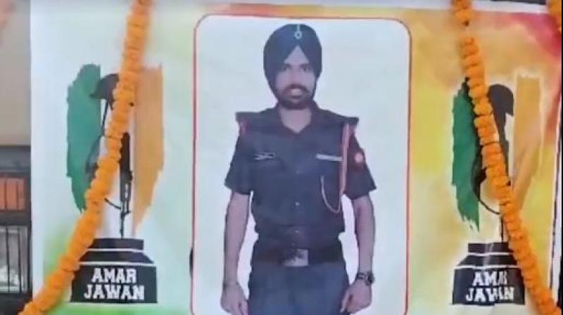 ਫੌਜੀ ਜਵਾਨ ਫੌਜੀ ਜਵਾਨ