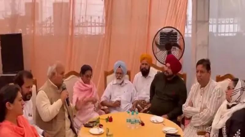 Navjot sidhu meeting in patiala with congress leaders Navjot sidhu meeting in patiala with congress leaders