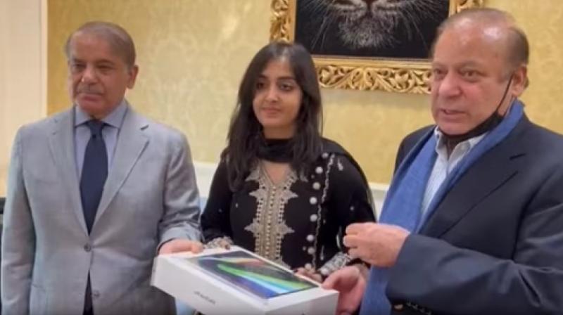 Pak girl achieves new record in UK exam Pak girl achieves new record in UK exam