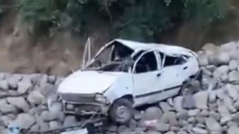 A car fell into a ravine in Rupnagar Accident News in punjabi A car fell into a ravine in Rupnagar Accident News in punjabi