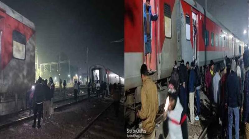 Telangana Express broke into 2 parts, a major accident was avoided Telangana Express broke into 2 parts, a major accident was avoided