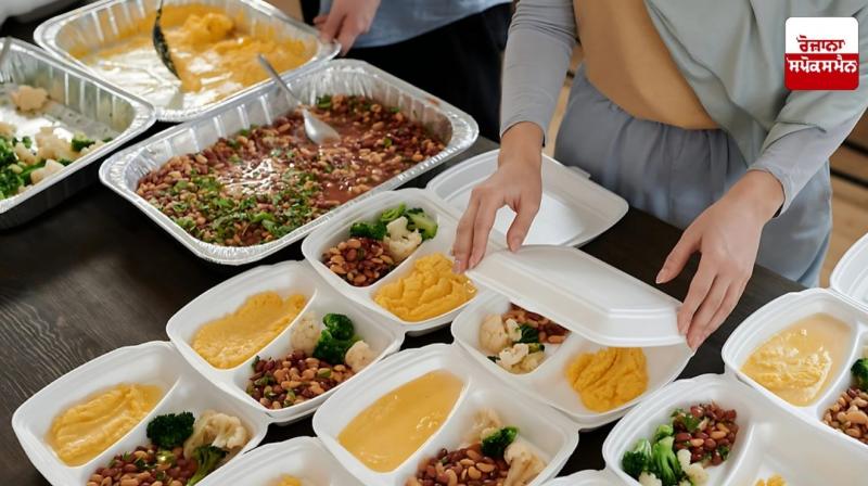 Increase in platform fees and GST may make ordering food at home more expensive during festivals Increase in platform fees and GST may make ordering food at home more expensive during festivals