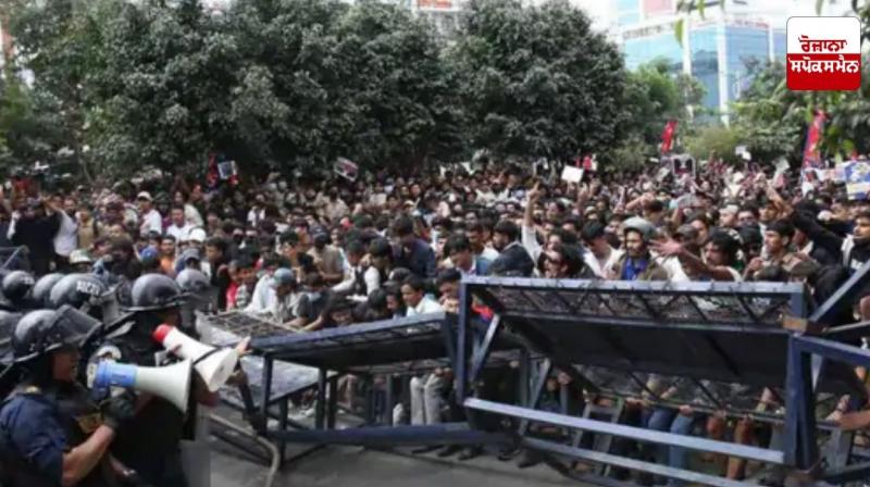 Protesters enter Nepal's parliament building Protesters enter Nepal's parliament building
