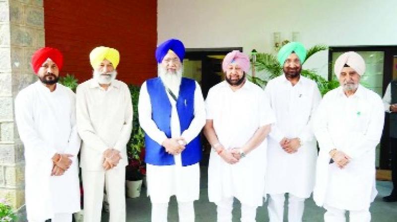 Gobind Singh Longowal With Others Gobind Singh Longowal With Others