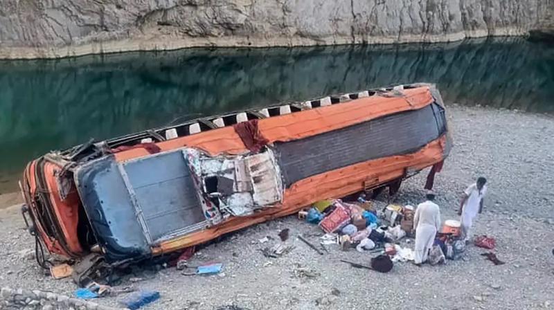 pakistan bus accident pakistan bus accident