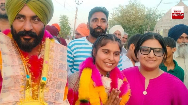ਸੰਗਰੂਰ ਦੇ ਪਿੰਡ ਹਰਕ੍ਰਿਸ਼ਨਪੁਰਾ ’ਚ 21 ਸਾਲਾ ਨਵਨੀਤ ਕੌਰ ਬਣੀ ਸਰਪੰਚ ਸੰਗਰੂਰ ਦੇ ਪਿੰਡ ਹਰਕ੍ਰਿਸ਼ਨਪੁਰਾ ’ਚ 21 ਸਾਲਾ ਨਵਨੀਤ ਕੌਰ ਬਣੀ ਸਰਪੰਚ