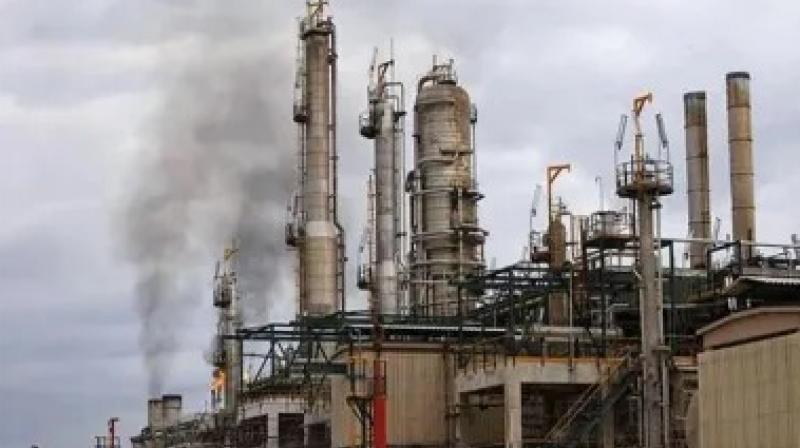Pakistan's largest oil refinery closed Pakistan's largest oil refinery closed