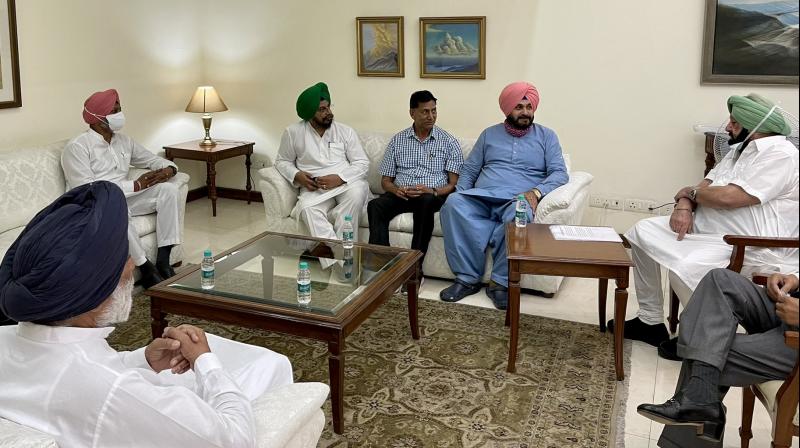 Navjot Sidhu holds first meeting with Punjab Chief Minister Navjot Sidhu holds first meeting with Punjab Chief Minister