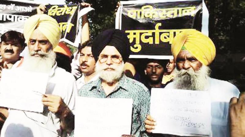 Bishan Singh All India Sikh Students Federation members protest