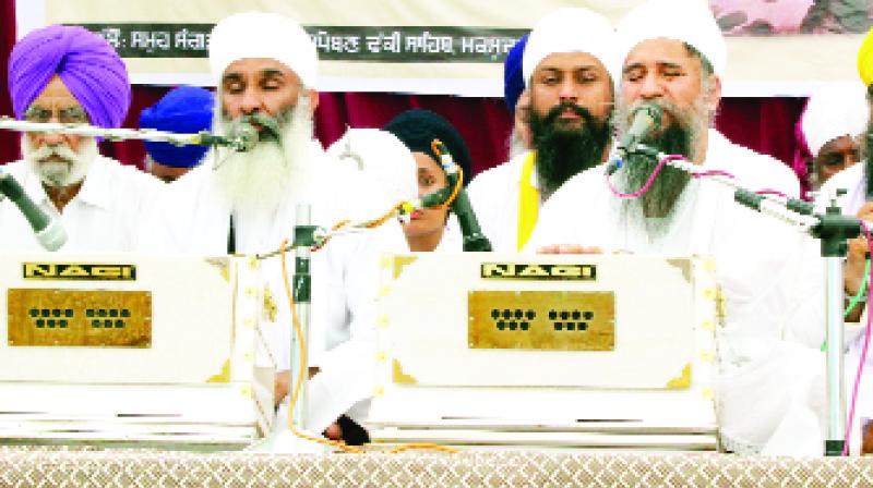 Darshan Singh Khalsa Doing Kirtan