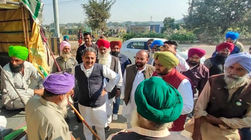 Vijay Inder Singla arrives at Haryana-Delhi border to support farmer 