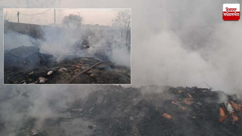 A terrible fire broke out in slums in Delhi A terrible fire broke out in slums in Delhi