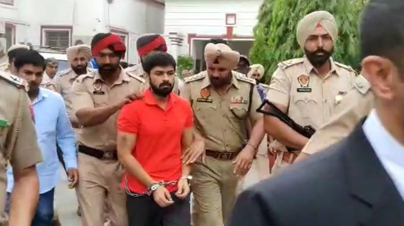 Gangster Lawrence Bishnoi sent to 7-day police Remand Gangster Lawrence Bishnoi sent to 7-day police Remand