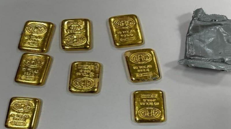  933.2 grams of gold recovered from an Indian who arrived at Amritsar Airport from Dubai