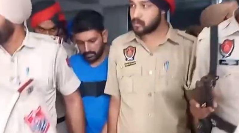 Gangster Sarge Sandhu was remanded for 1 day by the police Gangster Sarge Sandhu was remanded for 1 day by the police