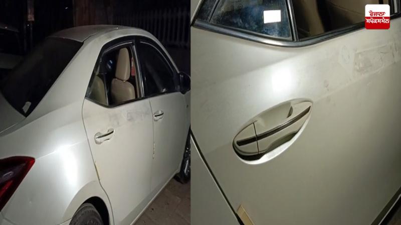 Delhi Robbers broke the car window with a slingshot, then fled with jewellery worth Rs. 1 crore Delhi Robbers broke the car window with a slingshot, then fled with jewellery worth Rs. 1 crore