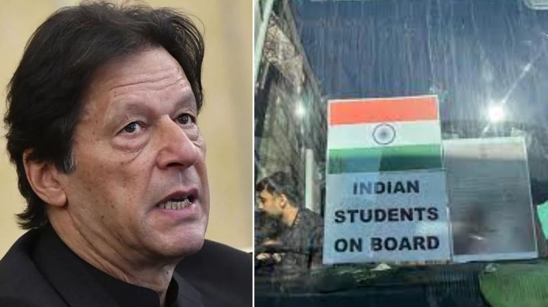 Stranded Pakistani students use Indian flag