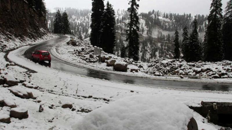 first snowfall kashmir