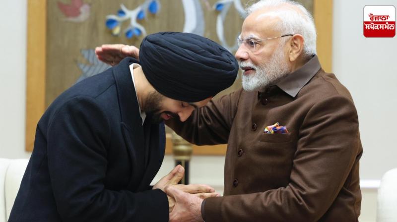 Punjabi singer Diljit Dosanjh met PM narendra Modi Punjabi singer Diljit Dosanjh met PM narendra Modi