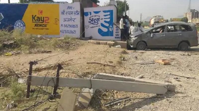 Car loaded with 14 sportsmen overturned Car loaded with 14 sportsmen overturned