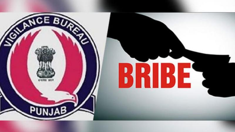 Vigilance nabs kanungo for taking bribe Vigilance nabs kanungo for taking bribe