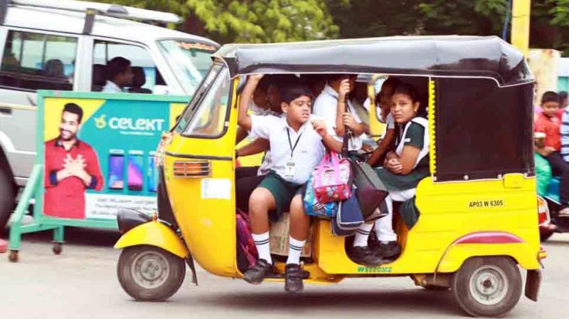 Overloaded autos put school kids at risk