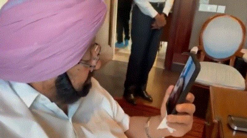 Capt. Amarinder Singh talks to  Balraj Singh