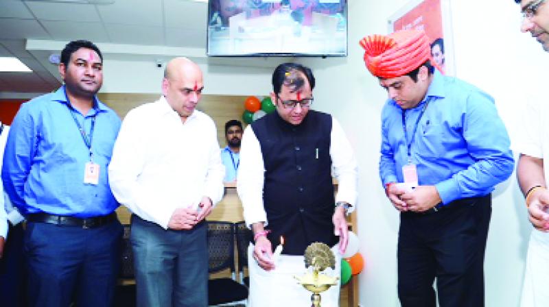 Mayor Davesh Moudgil During Inaugurating Bank Mayor Davesh Moudgil During Inaugurating Bank