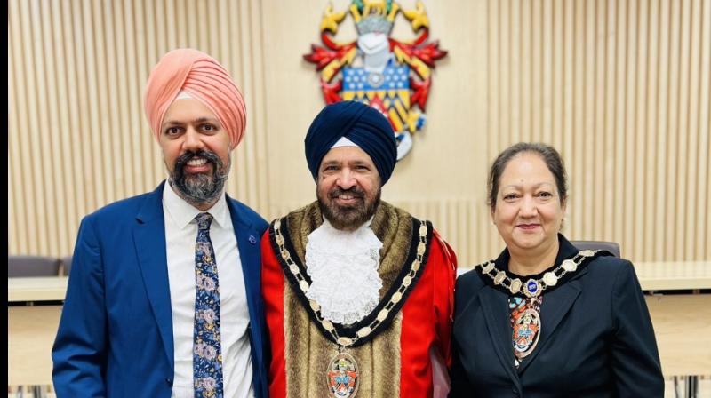 Dilbagh Singh Parmar Saloh (England) became the new Mayor of the Council Dilbagh Singh Parmar Saloh (England) became the new Mayor of the Council