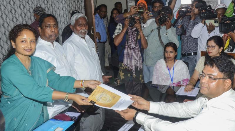 Kalpana Soren files nomination for Gandey bypoll Kalpana Soren files nomination for Gandey bypoll