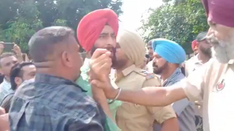 Police lathicharge on NSQ teachers protesting for the last 100 days Police lathicharge on NSQ teachers protesting for the last 100 days
