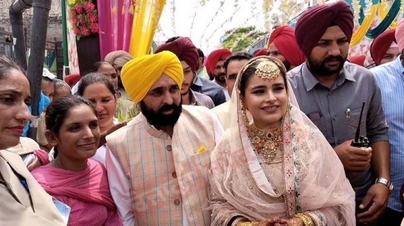 CM Mann and Dr Gurpreet Kaur at Village Satoj CM Mann and Dr Gurpreet Kaur at Village Satoj
