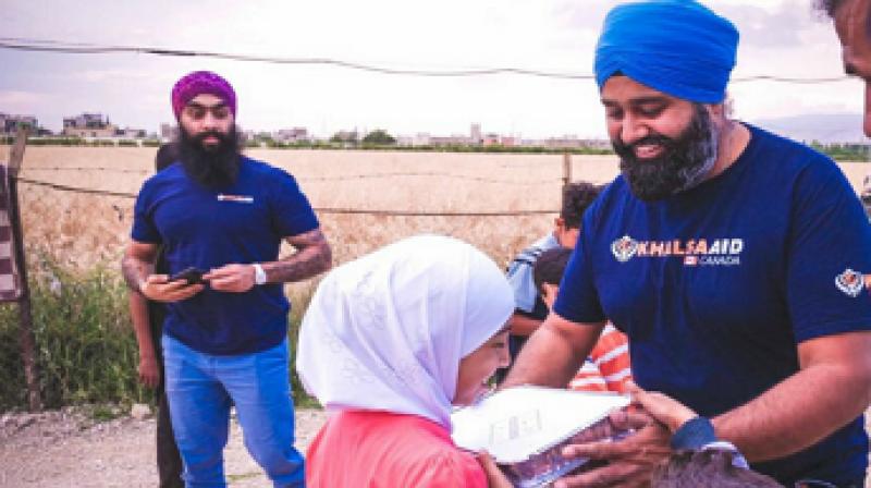 UK Sikhs NGO serve iftar to 5,000 Syrian Muslims for Ramzan