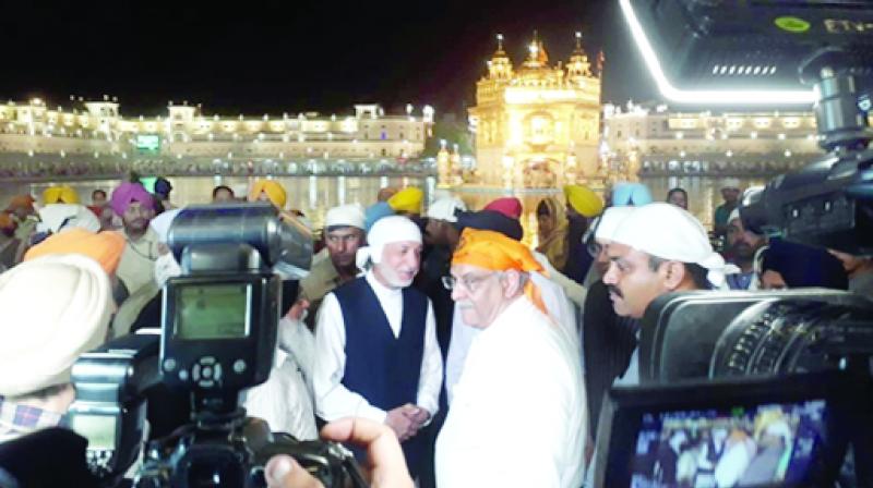 Hameed, the former President of Afghanistan, Paid obeisance to the Darbar Sahib