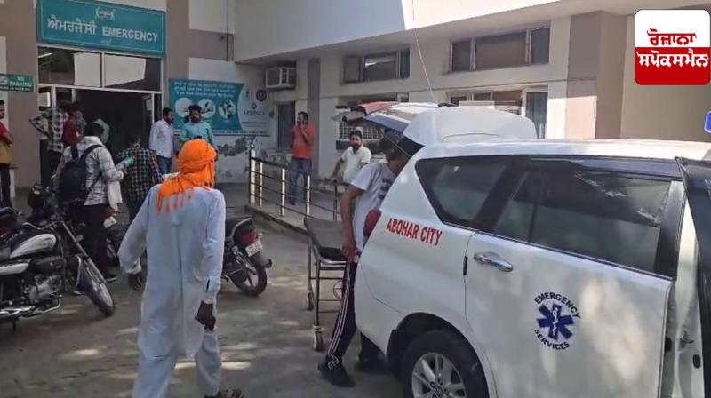 Abohar News: A speeding car hit three students in Balluana Abohar News: A speeding car hit three students in Balluana