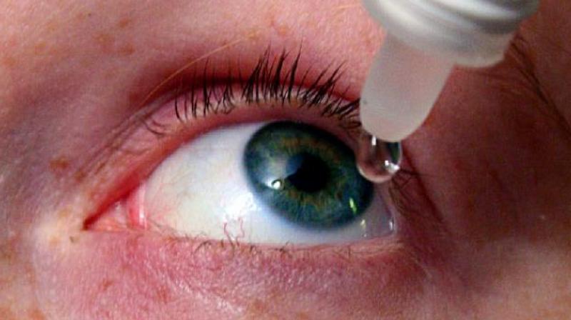 Eye water is going to dry with overuse of smartphone Eye water is going to dry with overuse of smartphone