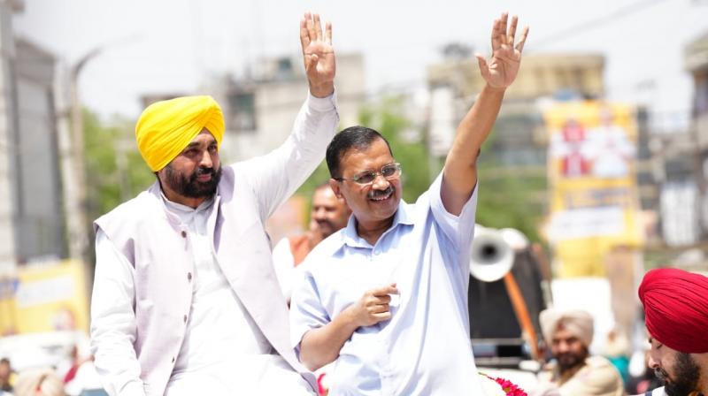 Arvind Kejriwal and Bhagwant Mann hold a massive roadshow for Sushil Kumar Rinku Arvind Kejriwal and Bhagwant Mann hold a massive roadshow for Sushil Kumar Rinku