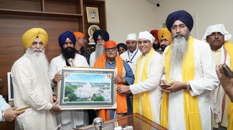 Governor Gulab Chand Kataria and Giani Kuldeep Singh Gadhgaj Governor Gulab Chand Kataria and Giani Kuldeep Singh Gadhgaj