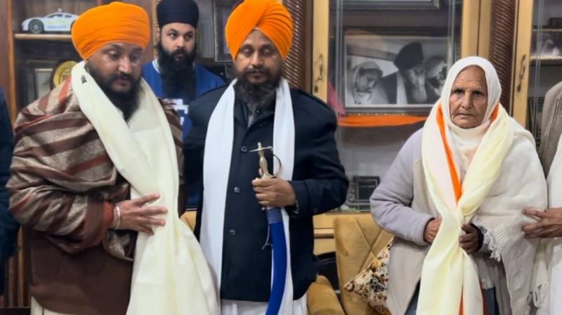 The Jathedar of Sri Akal Takht Sahib reached the Gurdwara Sahib built in Agwan village in memory of Satwant Singh (Indira Gandhi assassination case).