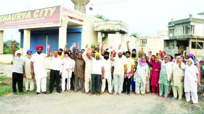 Colony Residents Protest Against Council Colony Residents Protest Against Council