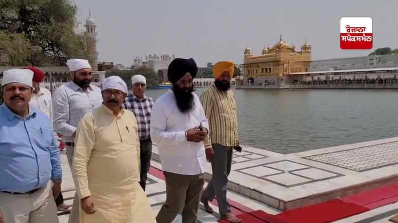 ਕੇਂਦਰੀ ਸੜਕ ਆਵਾਜਾਈ ਅਤੇ ਹਾਈਵੇ ਰਾਜ ਮੰਤਰੀ ਹਰਸ਼ ਮਲਹੋਤਰਾ ਨੇ ਸ੍ਰੀ ਹਰਿਮੰਦਰ ਸਾਹਿਬ ਵਿਖੇ ਮੱਥਾ ਟੇਕਿਆ ਕੇਂਦਰੀ ਸੜਕ ਆਵਾਜਾਈ ਅਤੇ ਹਾਈਵੇ ਰਾਜ ਮੰਤਰੀ ਹਰਸ਼ ਮਲਹੋਤਰਾ ਨੇ ਸ੍ਰੀ ਹਰਿਮੰਦਰ ਸਾਹਿਬ ਵਿਖੇ ਮੱਥਾ ਟੇਕਿਆ