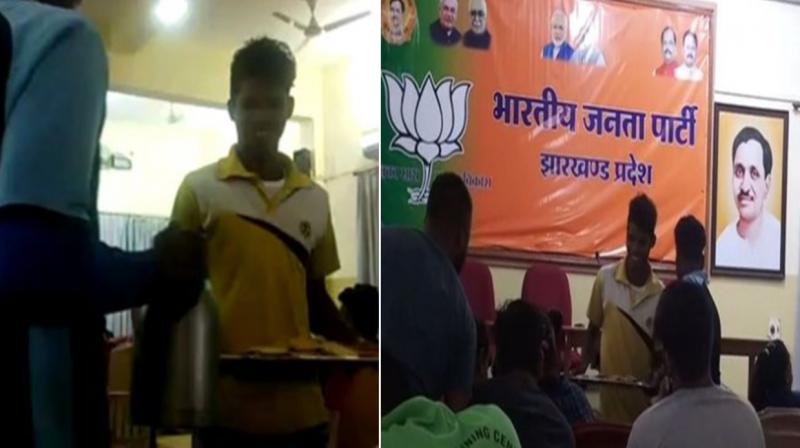 State Players Made To Distribute Tea & Biscuit In Felicitation Ceremony State Players Made To Distribute Tea & Biscuit In Felicitation Ceremony