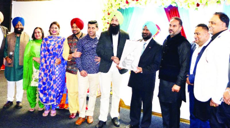Popular painters Honoring Jarnail Singh. Popular painters Honoring Jarnail Singh.