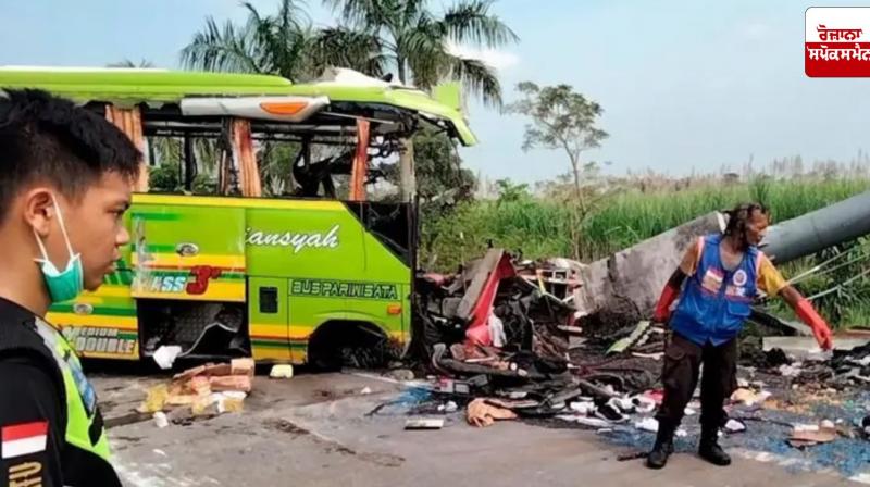 Five people killed in minibus accident in Bali, Indonesia