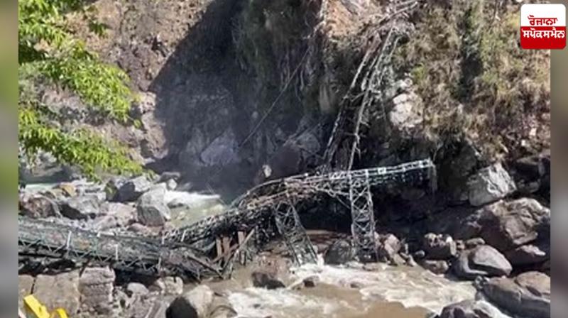 Suddenly broken hill in Govind Ghat News Suddenly broken hill in Govind Ghat News