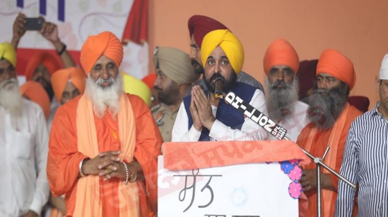 Punjab CM Pays tribute to Sant Avtar Singh ji at Seechewal Punjab CM Pays tribute to Sant Avtar Singh ji at Seechewal